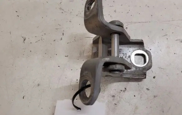 Saab 9-3 Ver2 Front door lower hinge 