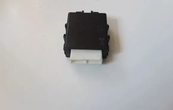 Toyota Prius (XW30) Window wiper relay 8594047020
