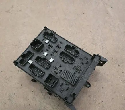 Renault Laguna II Fuse module 518095401 8200148809 8200004201