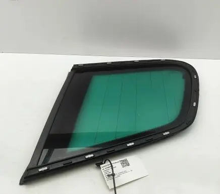 Volkswagen Touareg II Rear side window 7P6845298