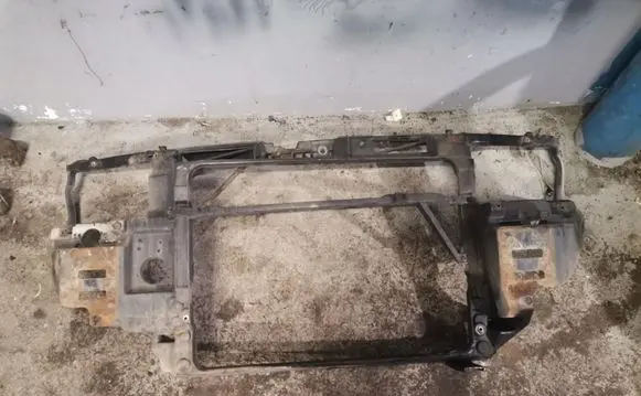 Volkswagen Sharan Radiator support slam panel