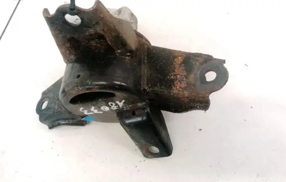 Hyundai i30 Engine mount bracket