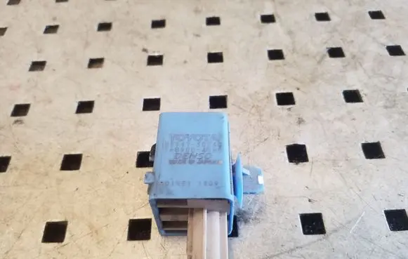 Lexus CT 200H Central locking relay 8974730040 0689004580