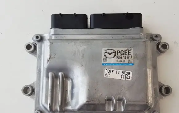 Mazda CX-5 II Engine control unit/module E6TA6072H PGEE18881A 47103