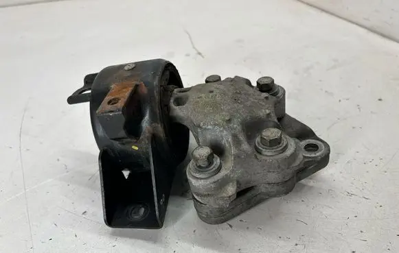 Buick Encore I Engine mount bracket 42390995 687896290