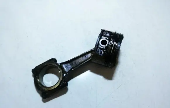 Peugeot 307 Piston with connecting rod