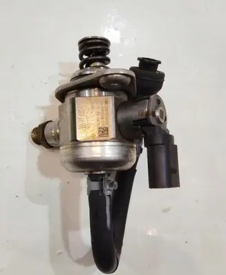 Audi A4 S4 B9 Fuel injection high pressure pump 06G127025D