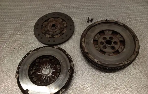 Volkswagen PASSAT B6 Clutch set kit 022141031S 03G141025F