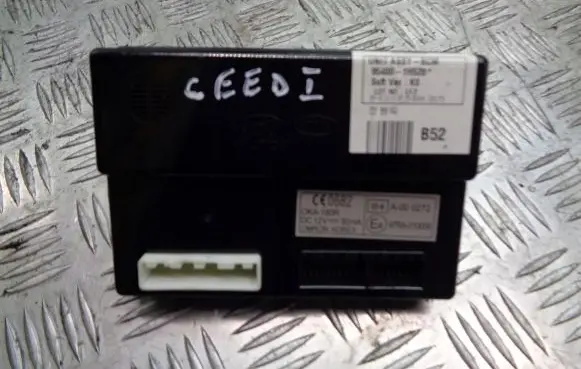 KIA Ceed High voltage junction box 95400-1H520