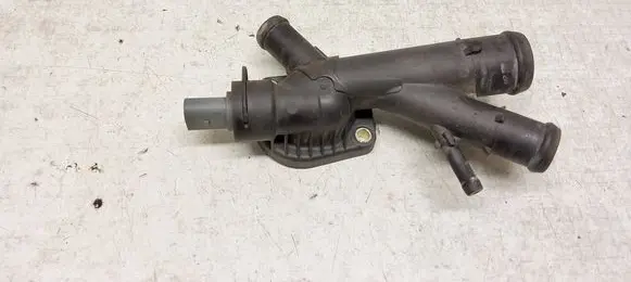Volkswagen Caddy Engine coolant pipe/hose 03L121131AA