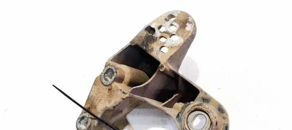 Audi A4 S4 B5 8D Engine mounting bracket 8D0199351H