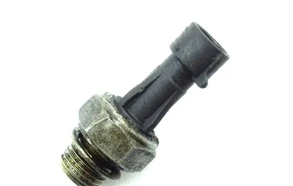 Renault Megane II Oil pressure sensor 