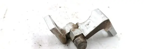 Volkswagen PASSAT B5.5 Front door upper hinge
