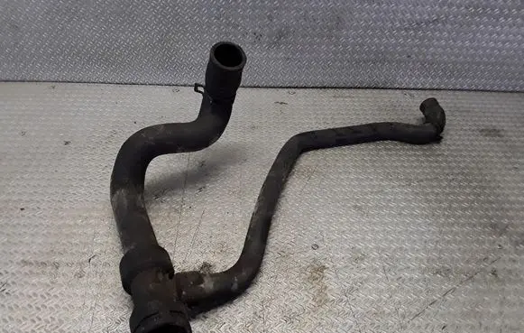 Volkswagen PASSAT B5 Engine coolant pipe/hose