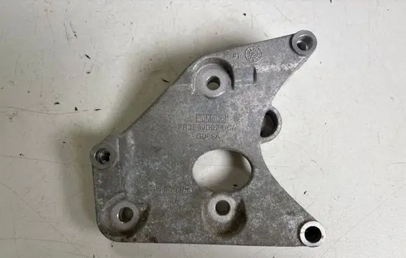 Ford Mustang VI A/C compressor mount bracket FR3E19D624CA