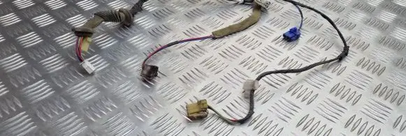 Subaru Forester SF Rear door wiring loom 81822FC000 1713122928