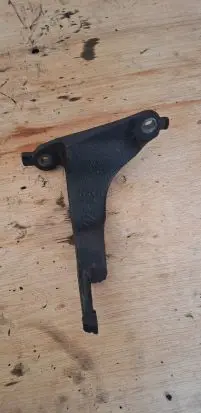 Opel Vivaro Engine mounting bracket 895961