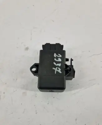 Volkswagen Touran II Seat heating relay 5Q0955547A