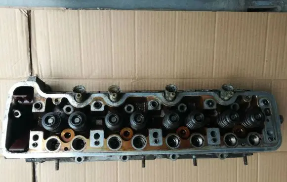 Mercedes-Benz SL R107 Engine head 1160163501