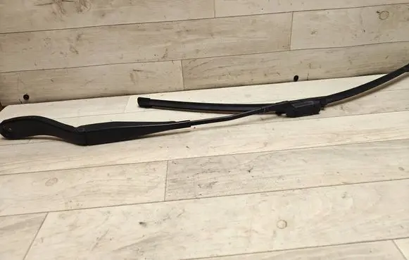 Volvo V50 Front wiper blade arm 30699997