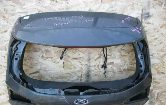 Ford Focus Tailgate/trunk/boot lid