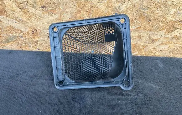 BMW X2 F39 Quarter panel pressure vent 6824632 10808613 03030910