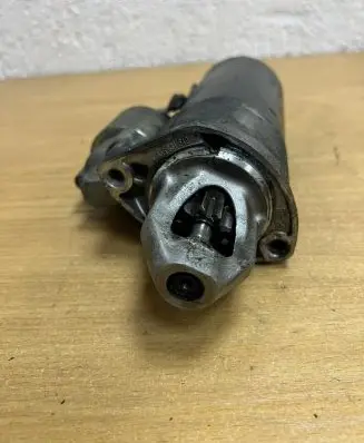 Mercedes-Benz C W204 Starter motor A0061516201 D9637