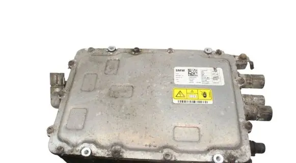 BMW 2 F45 Voltage converter inverter 8697850