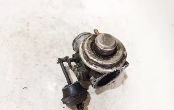 Volkswagen PASSAT B5 EGR valve 038131501g
