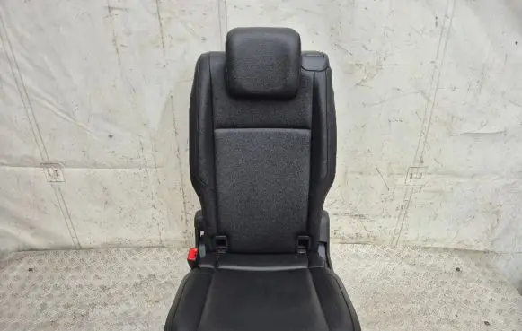 Volkswagen Touran III Rear seat 