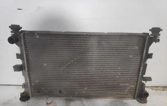 Ford Focus Coolant radiator XS4H8C342DB