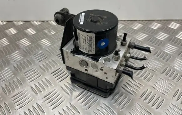 Ford C-MAX II ABS Pump AV612C405AD