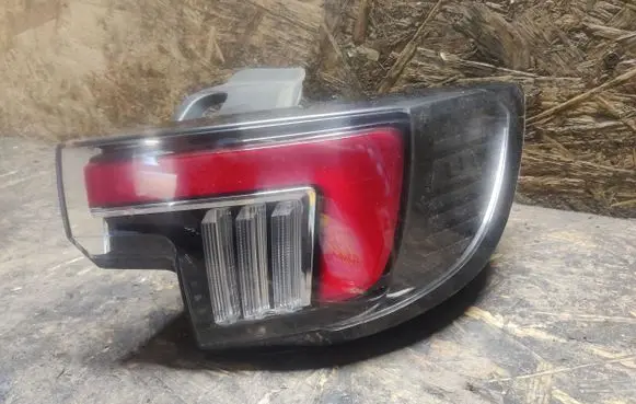 Opel Mokka B Rear/tail lights 9833721980