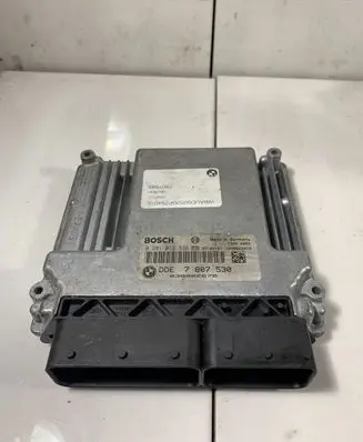 BMW 1 E81 E87 Engine control unit/module 0281013536