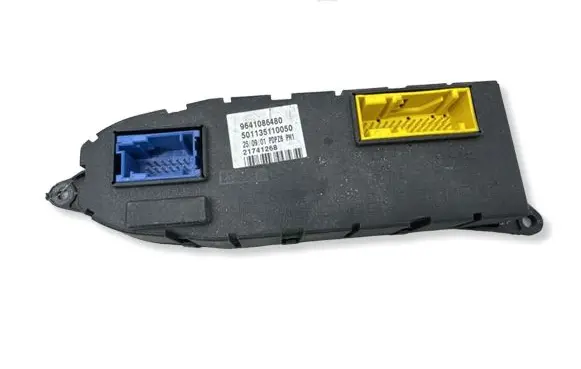 Peugeot 607 Door control unit/module 9641086480 21741268 501135110050