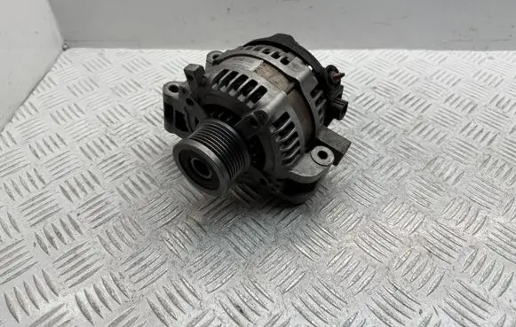 Toyota Corolla Verso AR10 Generator/alternator 270600G011 RPS401327