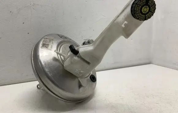 BMW 2 F46 Brake booster 6854644