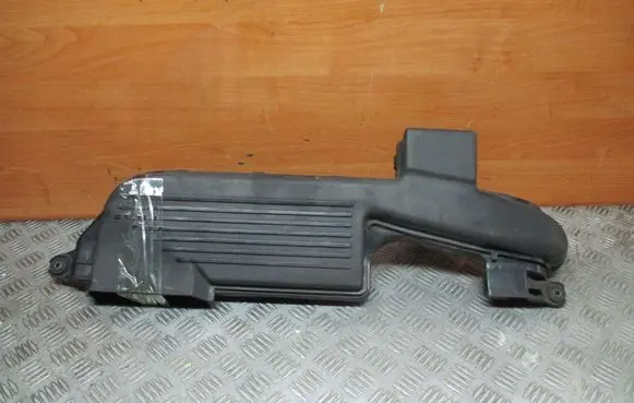 Mazda Premacy Breather hose/pipe ZL0113200