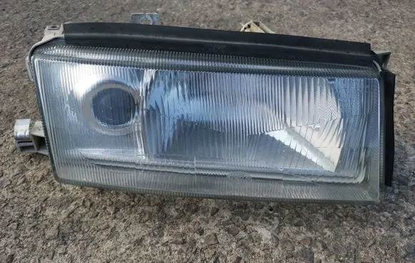 Skoda Octavia Mk1 (1U) Headlight/headlamp 246086-00