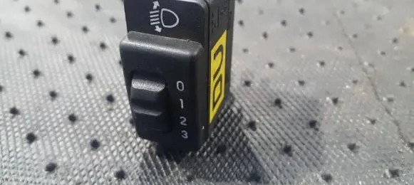Opel Tigra A Headlight level height control switch 90483063