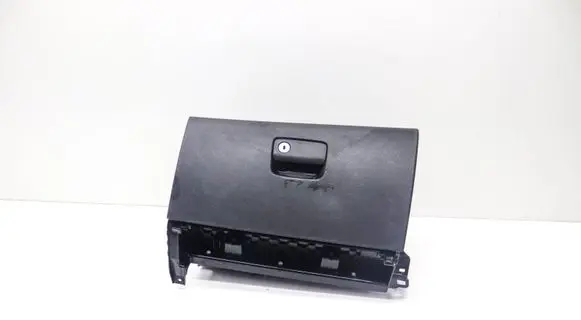 Glove box