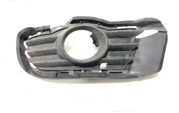 Mercedes-Benz C AMG W204 Front fog light trim/grill A2048850123