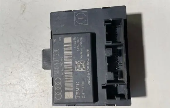 Audi Q7 4L Door control unit/module 4L0907290