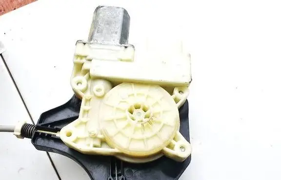 BMW i3 Front door window regulator motor 7332799 a67853-111
