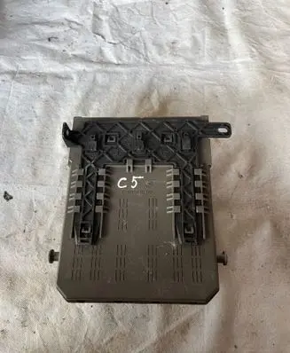 Citroen C5 Fuse module 9637466180 98162200