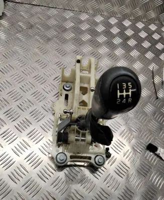 Volvo V50 Gear shifter/selector 30711902