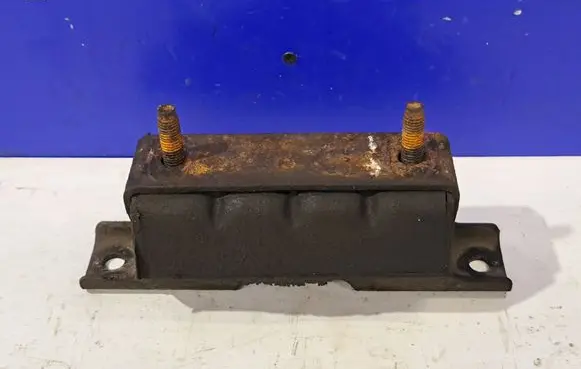 Chevrolet Tahoe Gearbox mount 15022551 15683966