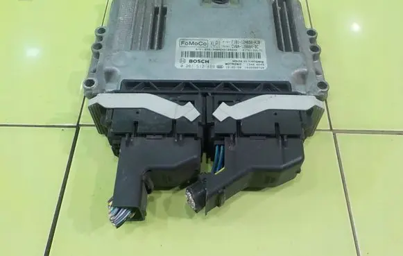 Ford Fiesta Engine control unit/module F1B112A650AJB