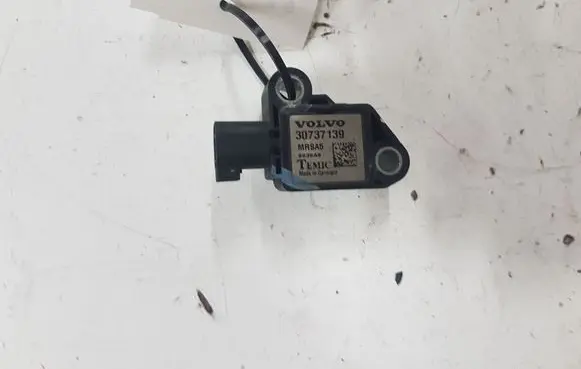 Volvo V50 Airbag deployment crash/impact sensor 30737139