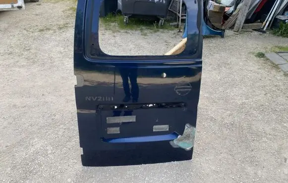 Nissan NV200 Rear door